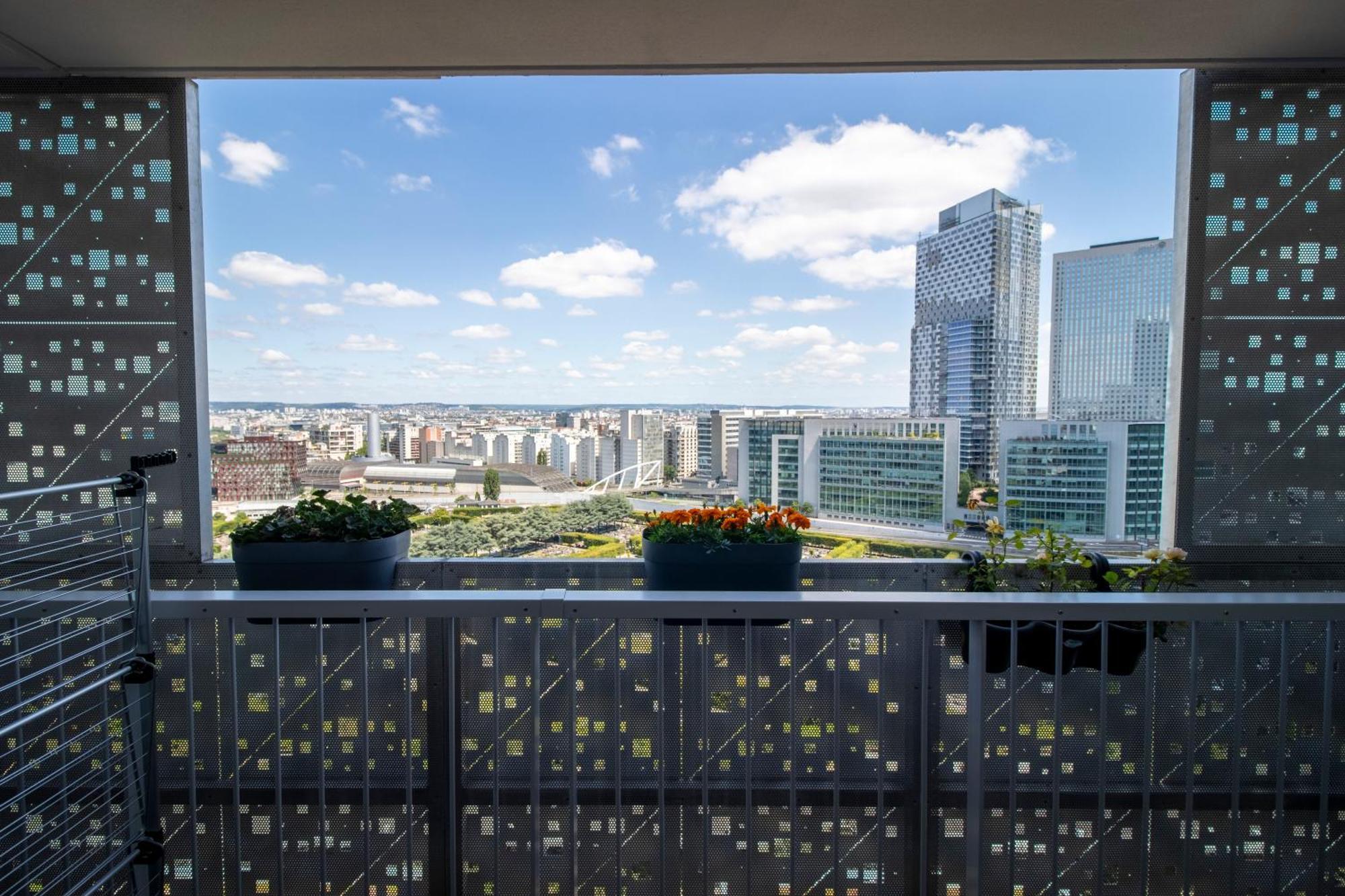 Luxury 2 Rooms Apartment With Balcony Puteaux Dış mekan fotoğraf